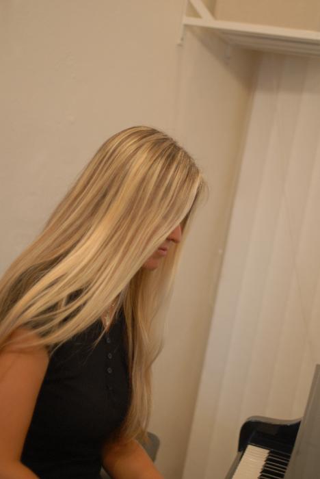 foto klavír ladka